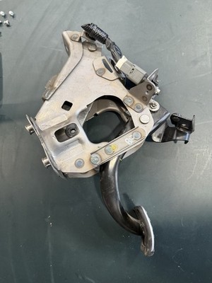 18-20 INFINITI Q50 Q60 BRAKE STOP FOOT STEP AUTOMATIC PEDAL PAD W/ BRACKET OEM