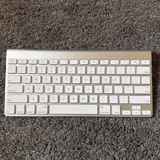Apple Magic Keyboard Model A1314 Bluetooth Wireless OEM - Works Great 