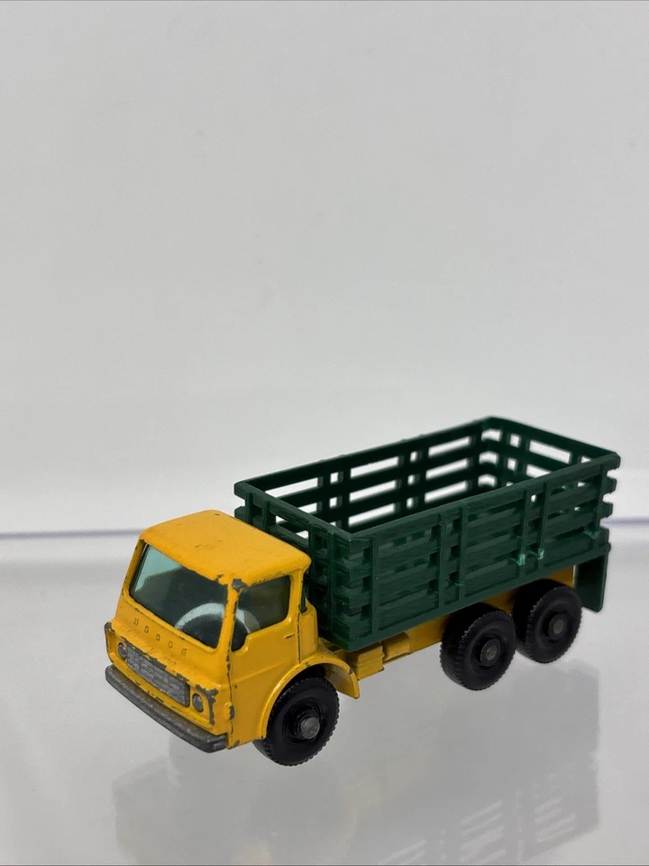 Vintage 1960s Lesney Matchbox Series No. 4 Dodge Stake Truck Green Yellow Farm - Image 3 of 4