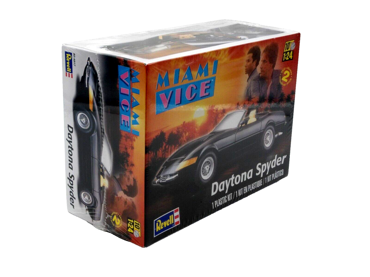 Miami Vice Daytona Spyder 1:24 Plastic Kit Revell Sealed High