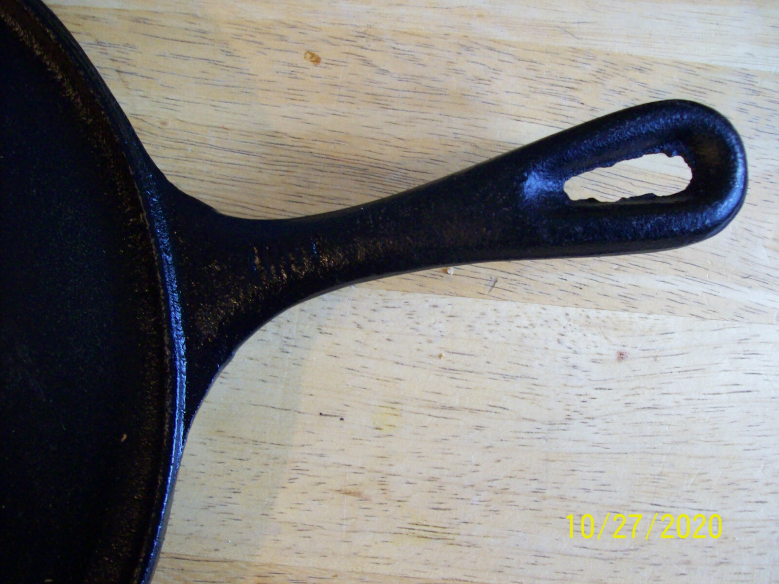 Heuck Classics 10.5 Inch Cast Iron Griddle EasyGrip Handle, Kitchen