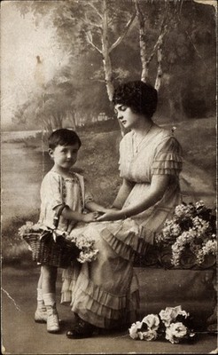 Postcard Mother with Child, Flower Basket - 10725545