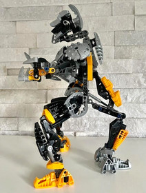 Bionicle The Shadowed One K8761 .  Rare  .  Complete  .