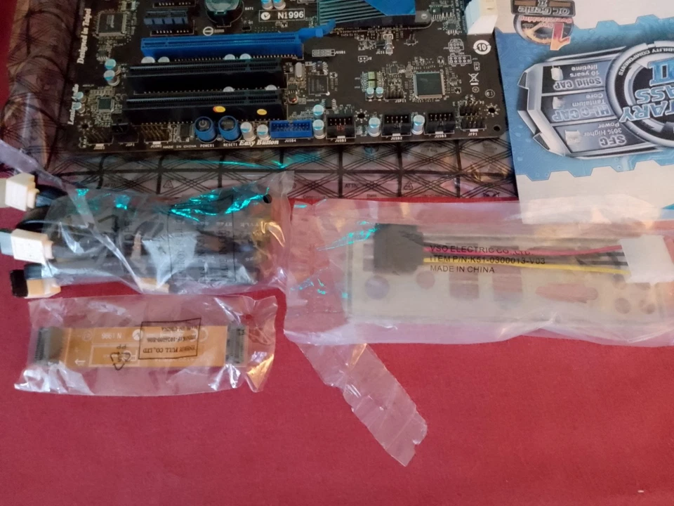 Carte Mère MSI Z68A-GD65 B3, LGA 1155, DDR3, HDMI, DVI, VGA, Boite + Accessoires - Photo 4/4