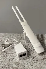 TP-Link Omada EAP225-OUTDOOR AC1200 WiFi Access Point Dual-Band PoE with Mount