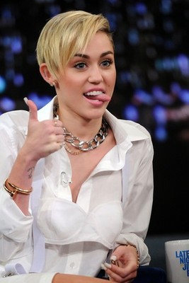 FOTO NR. 13 - MILEY CYRUS - HOCHGLANZ - 15 x 10 CM - NEU