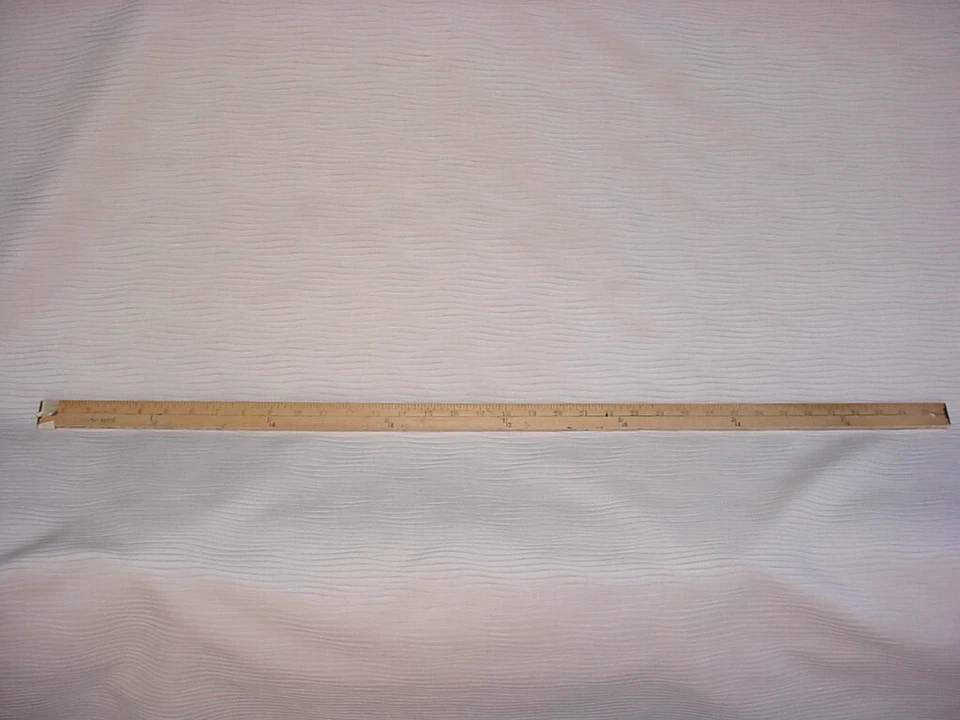 2Y Osbrone & Little F7540 Ripple Aged Ivory Rippled Velvet Upholstery Fabric - Image 2 of 4