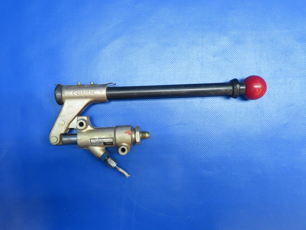Cessna 210 Landing Gear Emergency Hand Pump Assy P/N 1280114-1