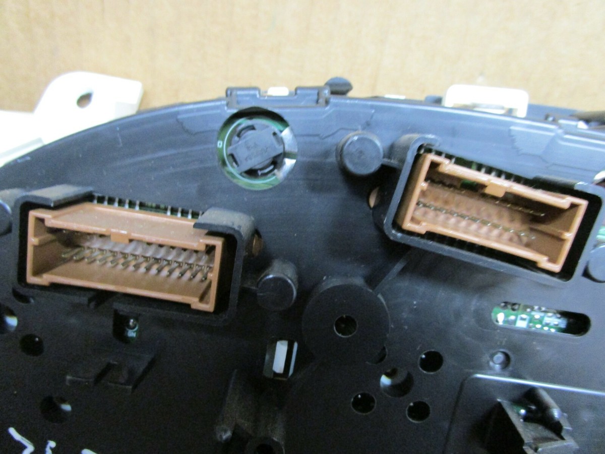 欄間 07 08 09 Nissan Xterra Speedometer Instrument Cluster 205K