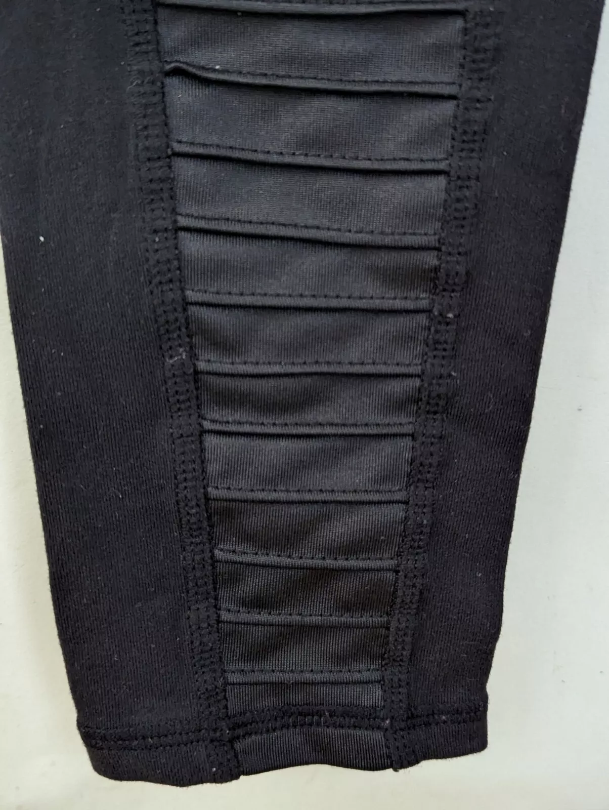 alo-yoga moto ankle full length leggings