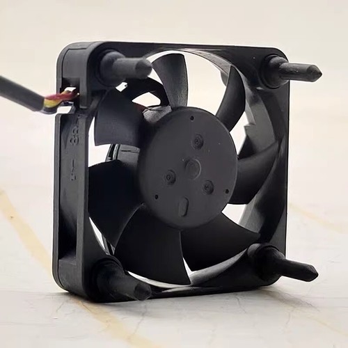 Delta ASB0405MA-A DC5V 0.12A 4cm 15 Fan - Picture 5 of 6