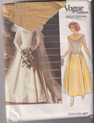 1677 VOGUE Bridal Original - DRESS & PETTICOAT - Sz 10 B 32.5''