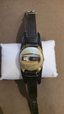 Vintage Isoma Digital Jump Hour Watch - 1970s Space Age Design - Manual Wind