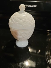 Vintage Avon Milk Glass Pedestal Candy Dish Sugar Bowl Trinket Jar w/ Lid