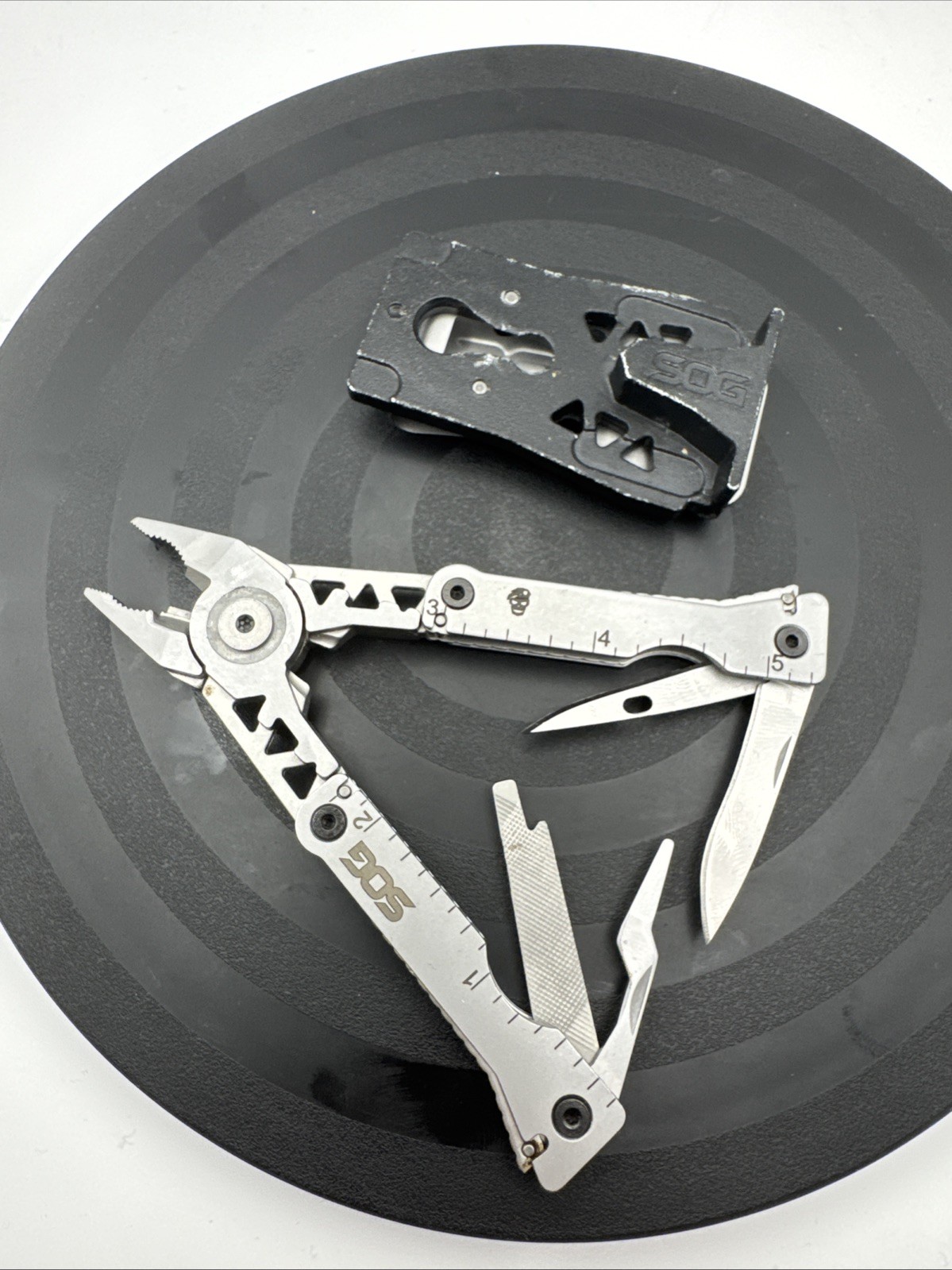 SOG Sync I Belt Buckle Multitool-Discontinued -In Great Cond