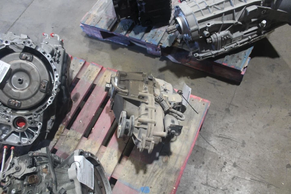 2008 KIA SORENTO 4WD Transfer Case OEM Used 143K Miles Part #473004C111 Foto 4 de 4