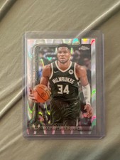 2025 Topps Chrome Giannis Antetokounmpo seismic #137