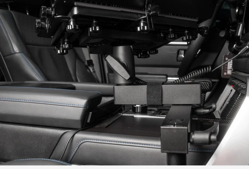 Montaje para portátil vehículo Toyota Tundra Melipron 22-23 C1237V09 Foto 4 de 4