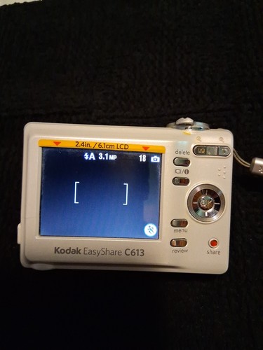 Kodak EasyShare C613 Silver 3X Optical Zoom Built-In Flash Compact Camera - Picture 9 of 9