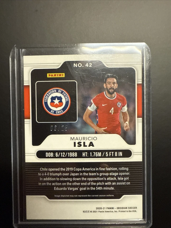 2020-21 Panini Obsidian - Mauricio Isla #42 Electric Etch Green /25 - Image 2 of 2