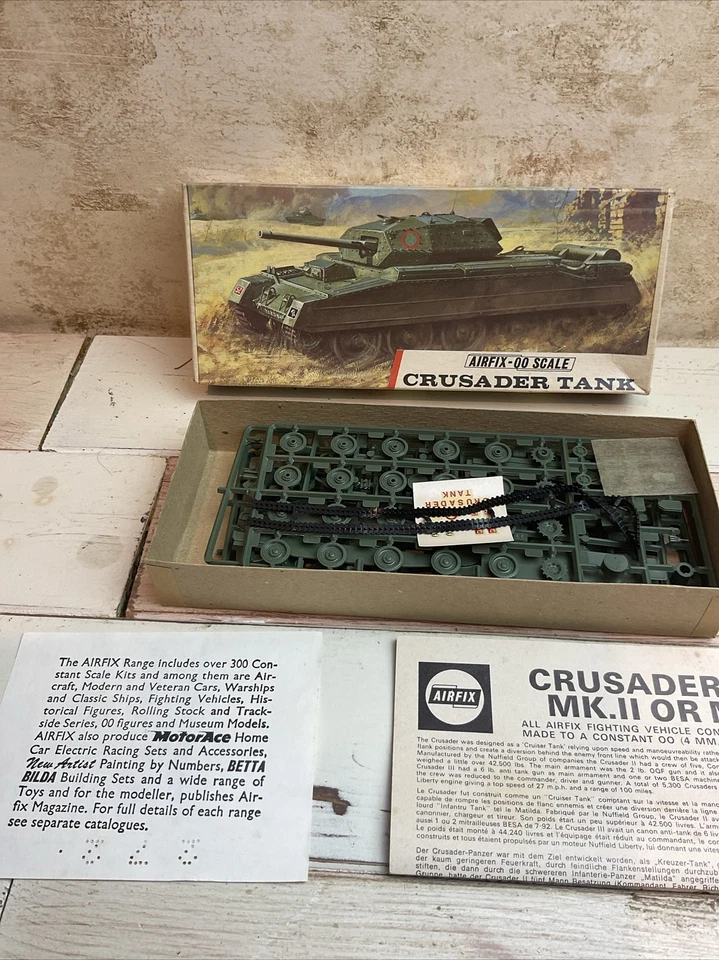 AIRFIX - OO Scale, RAF REFUELLING SET, #A302V, VINTAGE MADE IN THE UK KIT. - Image 3 of 4