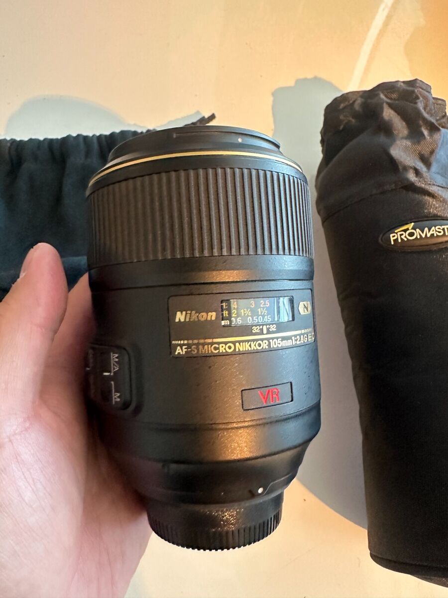 Nikon AF-S VR Micro-Nikkor 105mm f2.8G IF-ED VR w/pouch Nikon AF-S VR Micro-Nikkor 105mm f2.8G IF-ED VR w/pouch