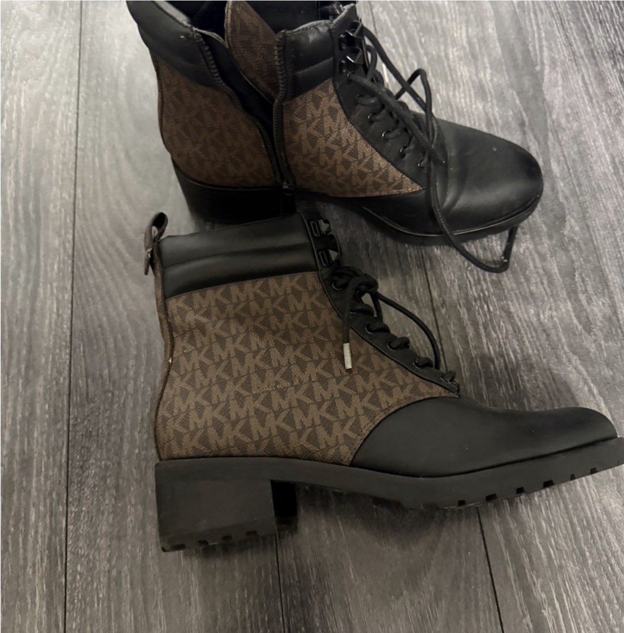 Michael Kors Logo Combat Boots Brown Black Leather/Synthetic Lace Zip 8.5