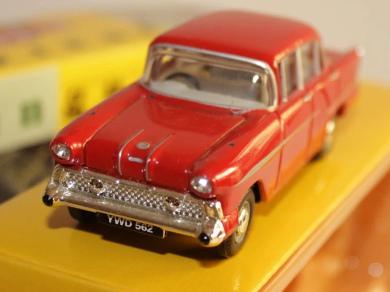 Boxed Lledo Vanguards Vauxhall Victor 1:43 like new - Image 4 of 4