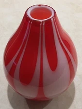 RED & WHITE HAND BLOWN ART GLASS / VASE