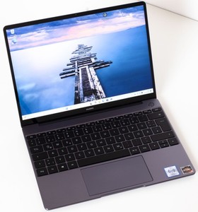 HUAWEI MateBook 13 (2020) – Ryzen 5, 8GB RAM, 256GB SSD, 2K FullView Display