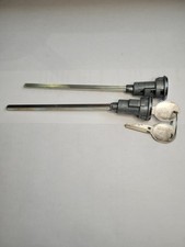 Lot Of Two 2 Jeep Door Locks With Jeep Logo Keys 701923 74-91jeep Sj Wagoneer Lot Of Two 2 Jeep Door Locks With Jeep Logo Keys 701923 74-91jeep Sj Wagoneer