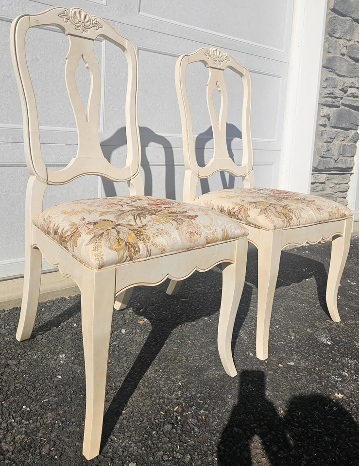 2 sillas laterales de comedor de campo francés Ethan Allen A Foto 2 de 4