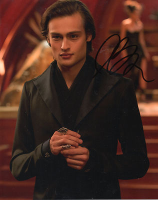 DOUGLAS BOOTH - Signed 10x8 Photograph - FILM - JUPITER ASCENDING