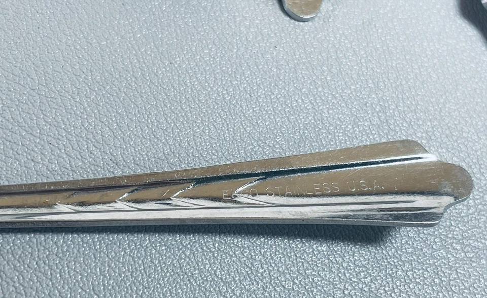 JUEGO DE 6 CUCHARAS DE TÉ HELADAS DE ACERO INOXIDABLE EKCO EE. UU. PATRÓN CHEVRON MANGO Foto 4 de 4