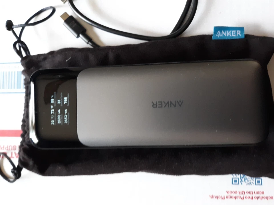 Banco de alimentación portátil Anker 737 140W 24000mAh pantalla inteligente A1289 seminuevo Foto 2 de 4