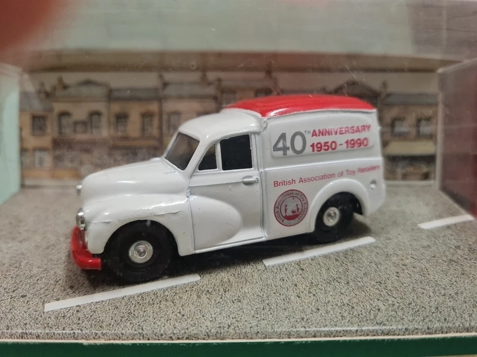 CORGI TOYS D957 MORRIS 1000 VAN BRITISH ASSOCIATION OF TOYS RETAILERS  1:43  - Immagine 4 di 4