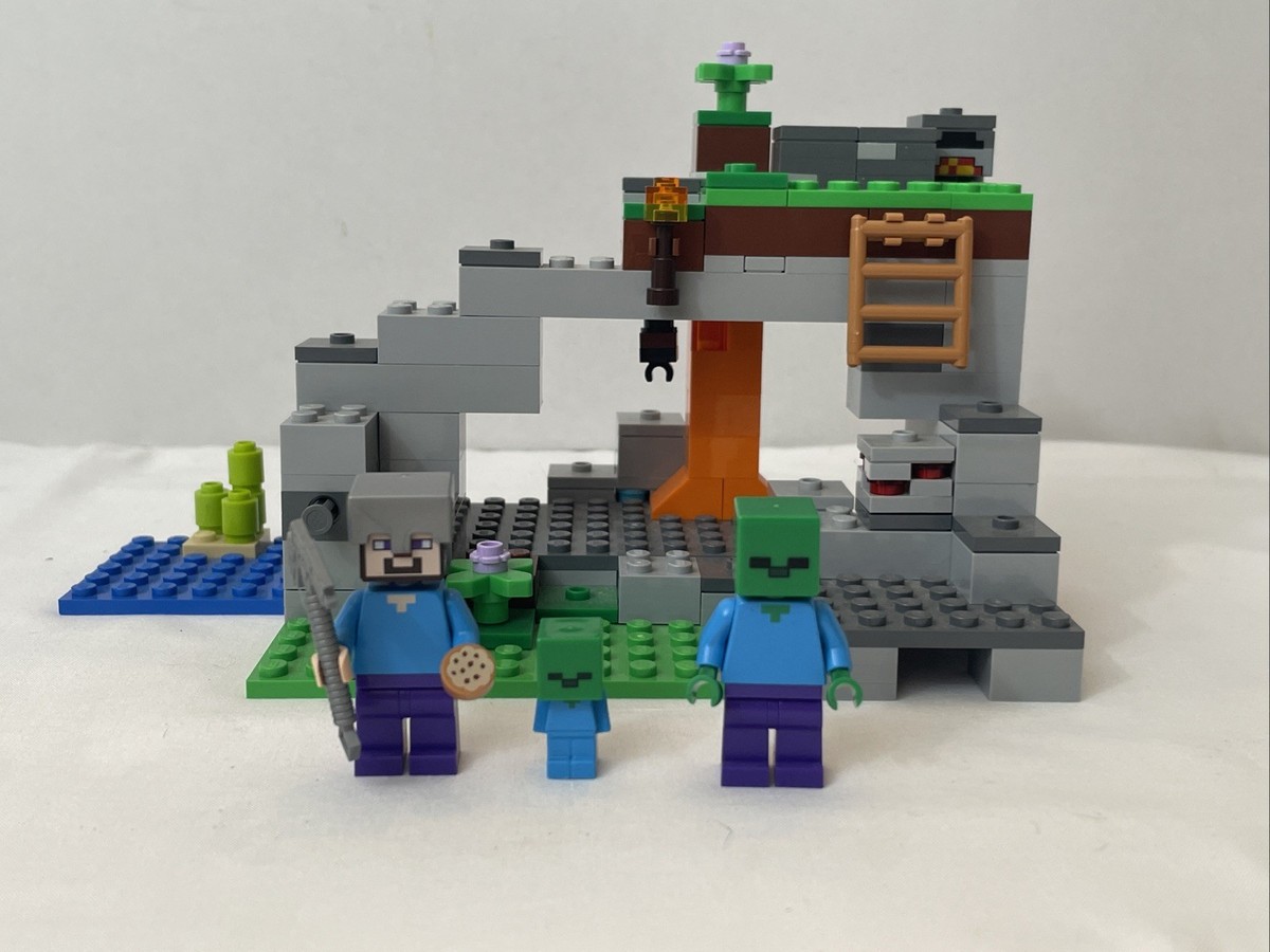 Retired LEGO Minecraft Set 21141 - The Zombie Cave - 100% Complete