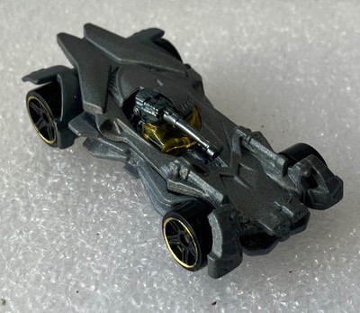 Hot Wheels TM & DC Comics Batmobile Silber grau FJV39  2017 Mattel Malaysia #71