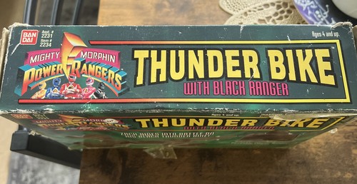 Vélo Bandai Mighty Morphin Power Rangers 1994 rose Thunder avec Red Ranger - Photo 7 sur 8