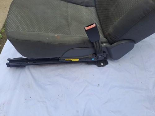 Ford Focus MK2 Front Driver Side Fabric Seat In Black And Grey Scheme C028! - Picture 5 of 10