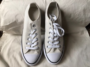converse cream colour