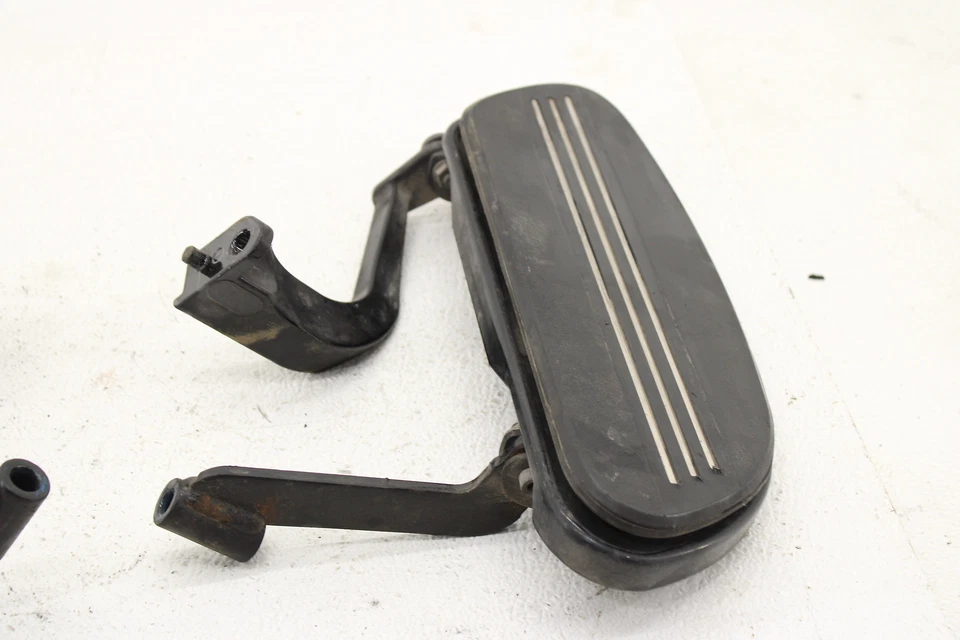 Juego de estribos de pie delantero Harley Davidson Road King 17-23 Foto 3 de 4