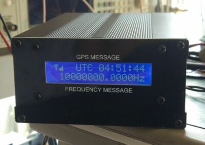  LCD GPSDO GPS Clock 10M SINE WAVE Frequency Message GPS Disciplined Oscillator
