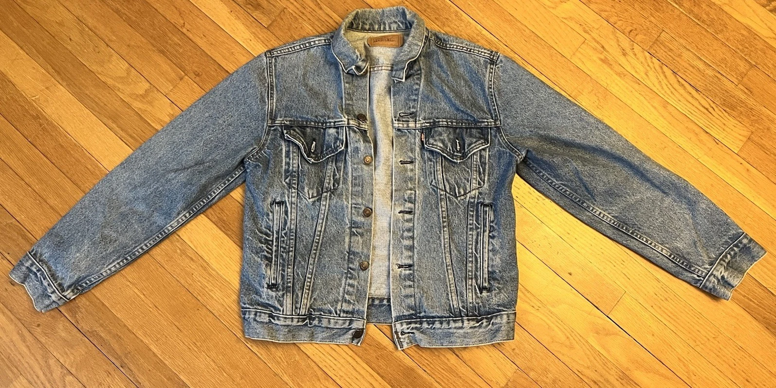 Levis Size 40 Blue Denim Cotton Trucker Jean Jacket Inner Pockets 70506 0214 USA