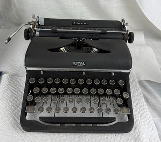 Vintage Black ROYAL Aristocrat Manual Typewriter Working