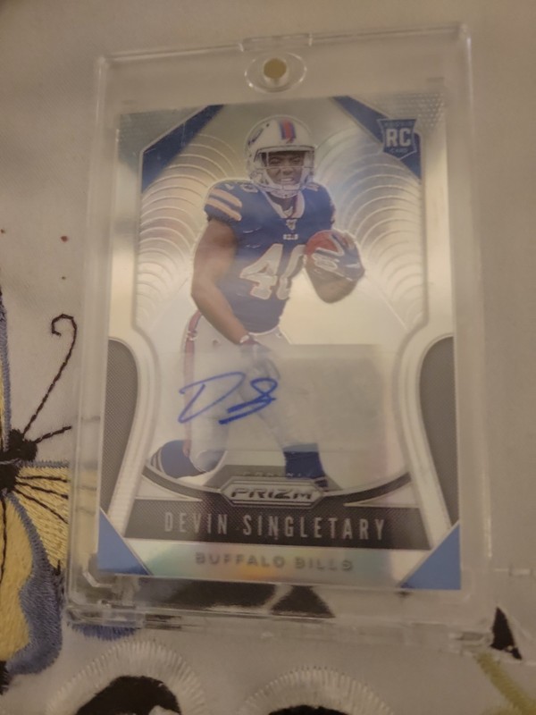 2019 Prizm Football Rc #335  Auto Devin Singletary #335