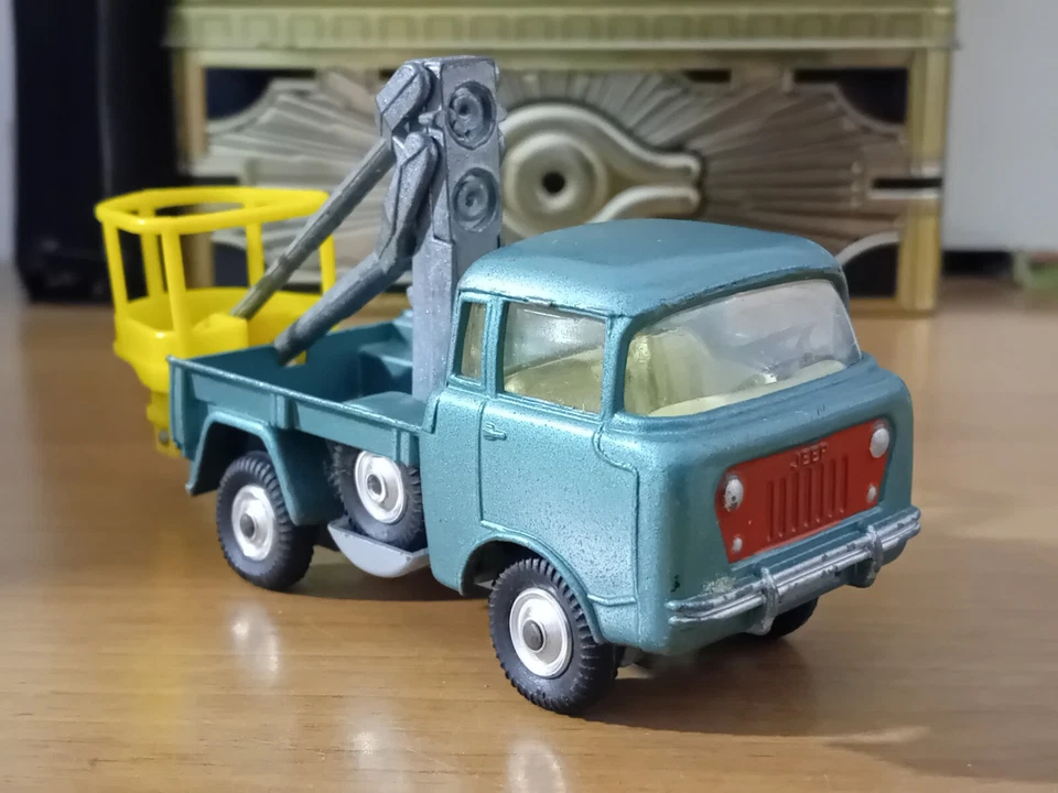 Corgi Toys 1:50, "Jeep FC-150". Camion Con Braccio Elevatore. Very Good Cond. - Immagine 4 di 4
