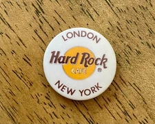 Hard Rock Cafe London New York logo vintage pin/badge/button
