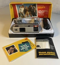 Vintage Kodak Pocket Instamatic 10 Camera Outfit In Original Box With Flashbulbs