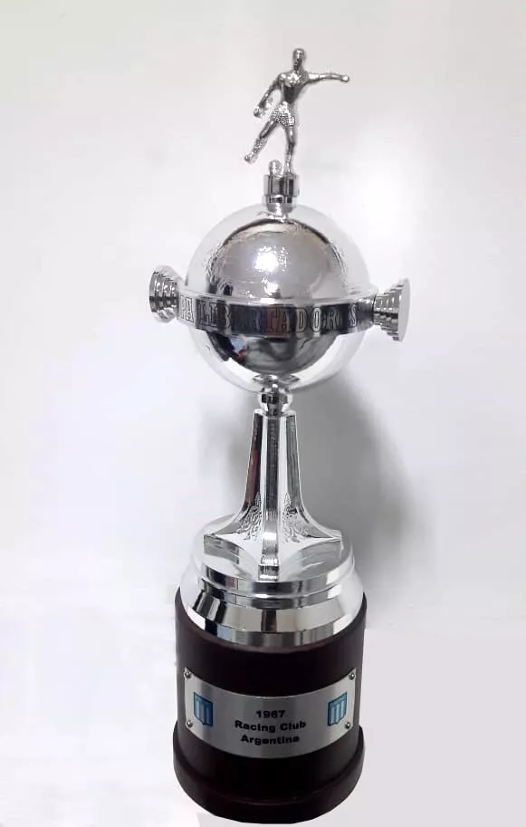Racing Club Libertadores Trophy Replica 1:3